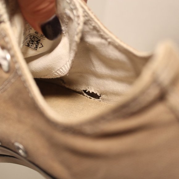 Men's 7 Women's 9 | Converse | Low Tops - Gray - Picture 10 of 11